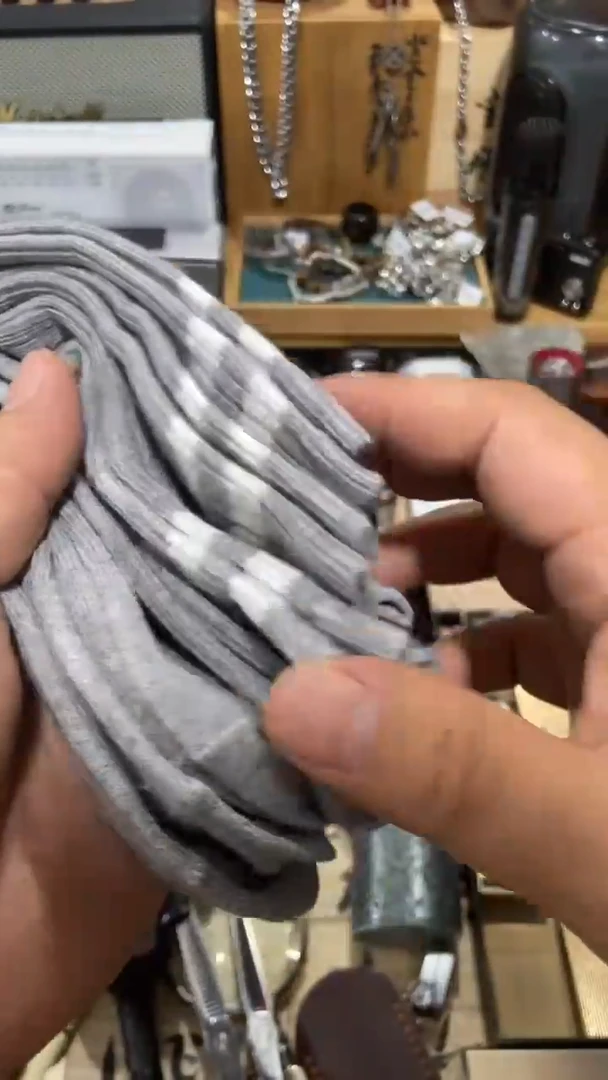 瓷片闪购商品  如图所示