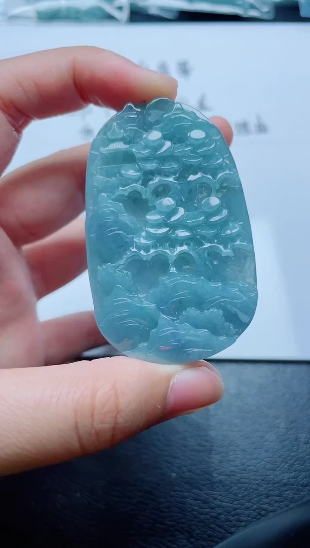 颈饰未镶嵌翡翠