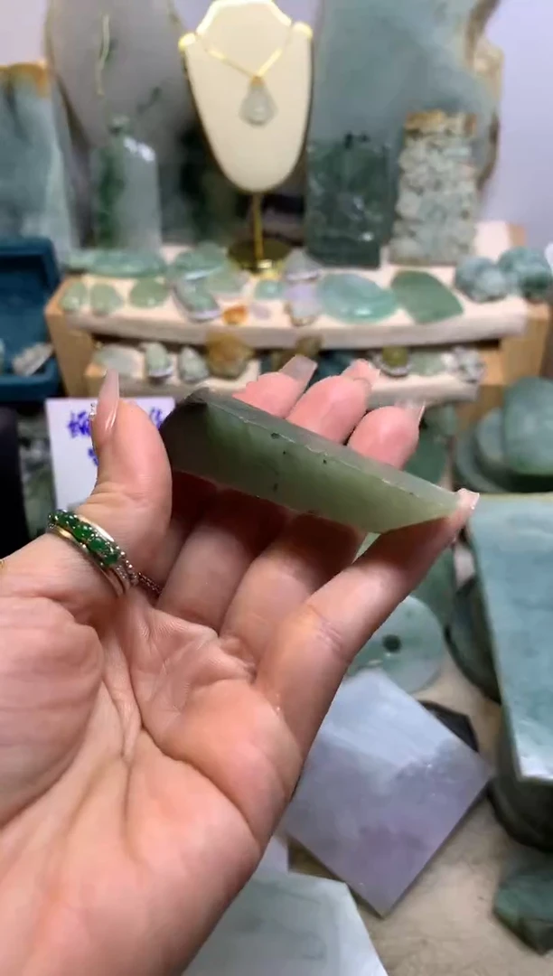 【闪购商品】翡翠挂件未镶嵌缅甸A货翡翠，没有运费险