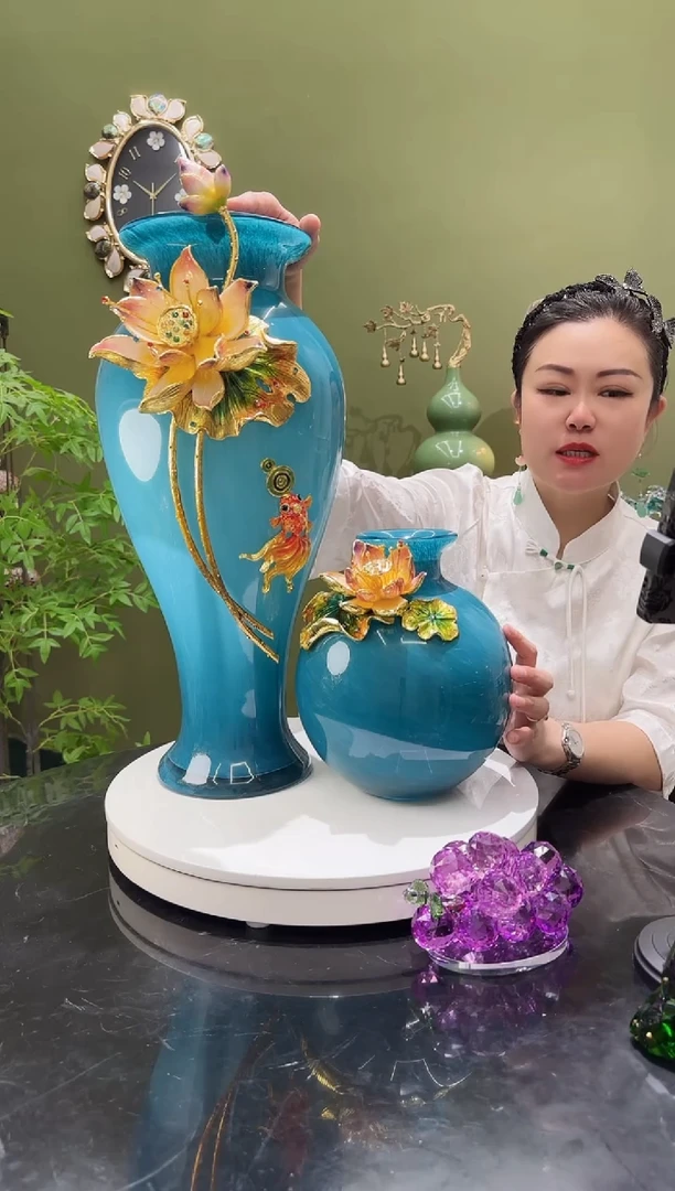 琉璃珐琅彩荷花  对装花瓶