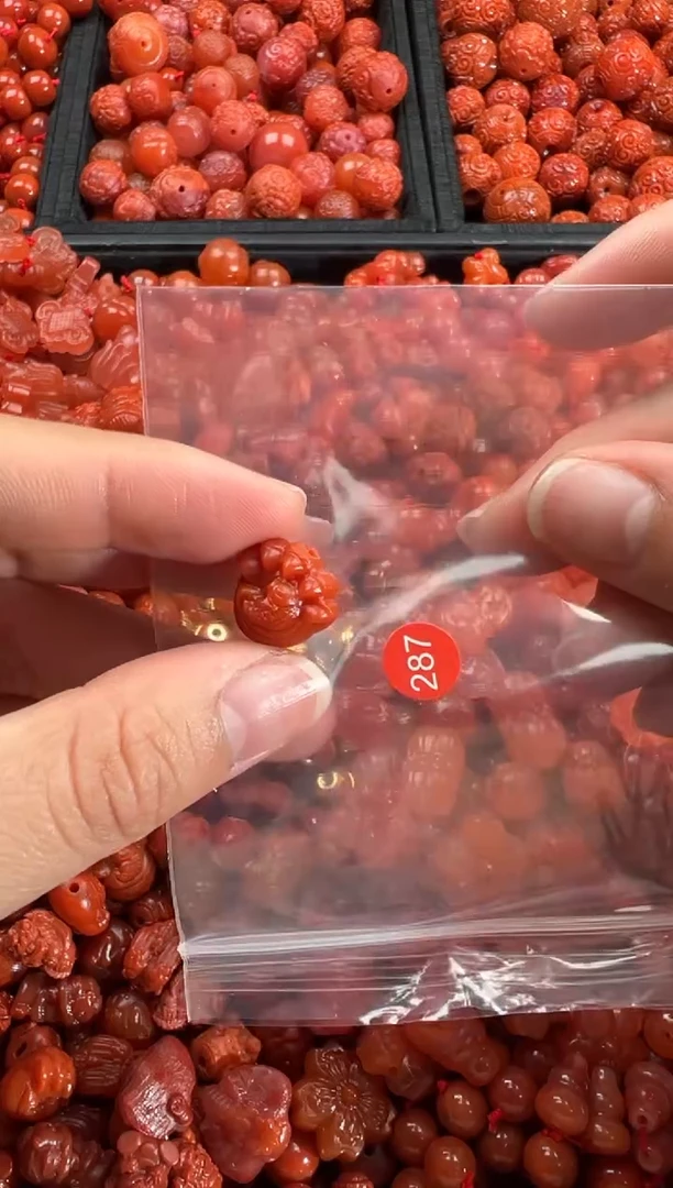 【闪购商品】南红玛瑙颈饰未镶嵌1