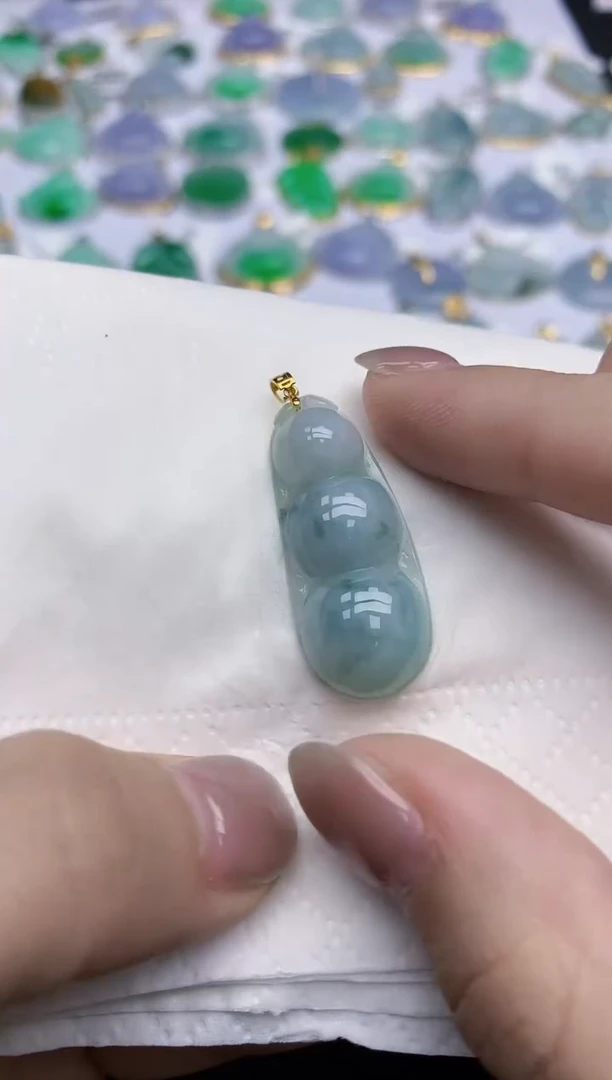 【闪购商品】翡翠颈饰未镶嵌天然翡翠A货