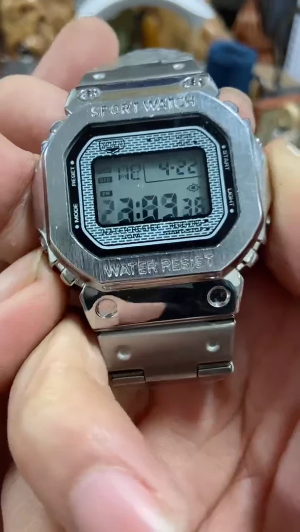 瓷片闪购商品  如图所示