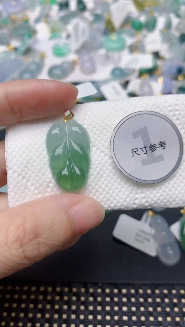 颈饰18K金镶嵌翡翠天然缅甸A货翡翠