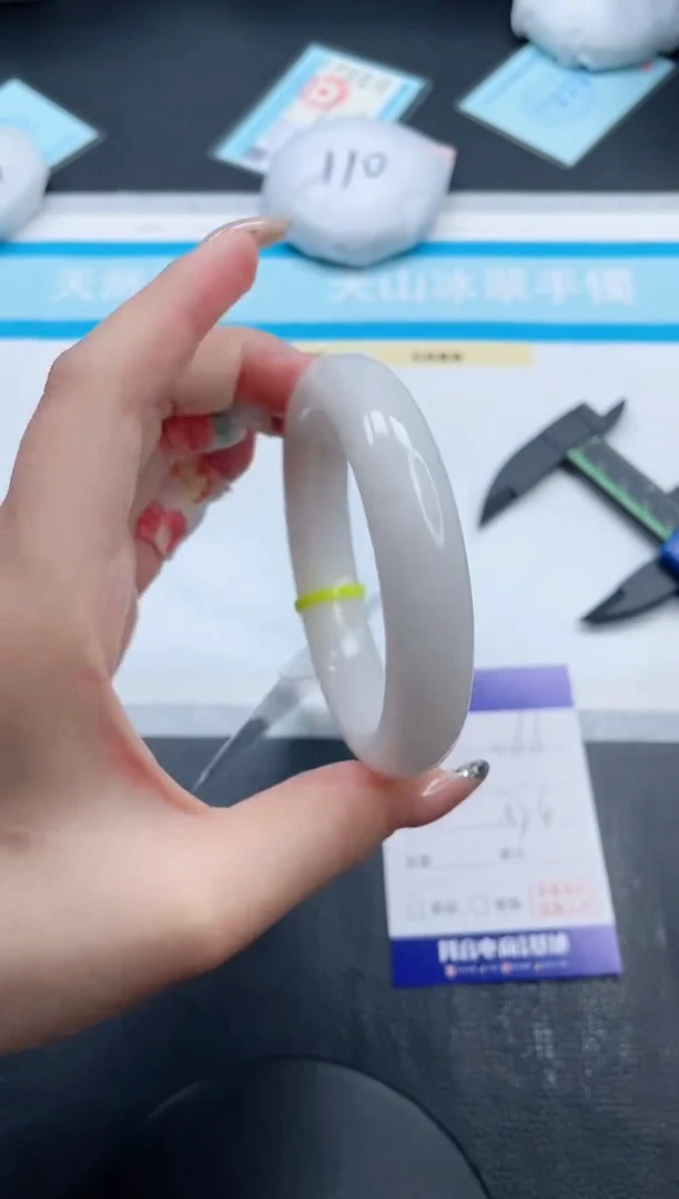 和田玉手镯未镶嵌13V66-57.4