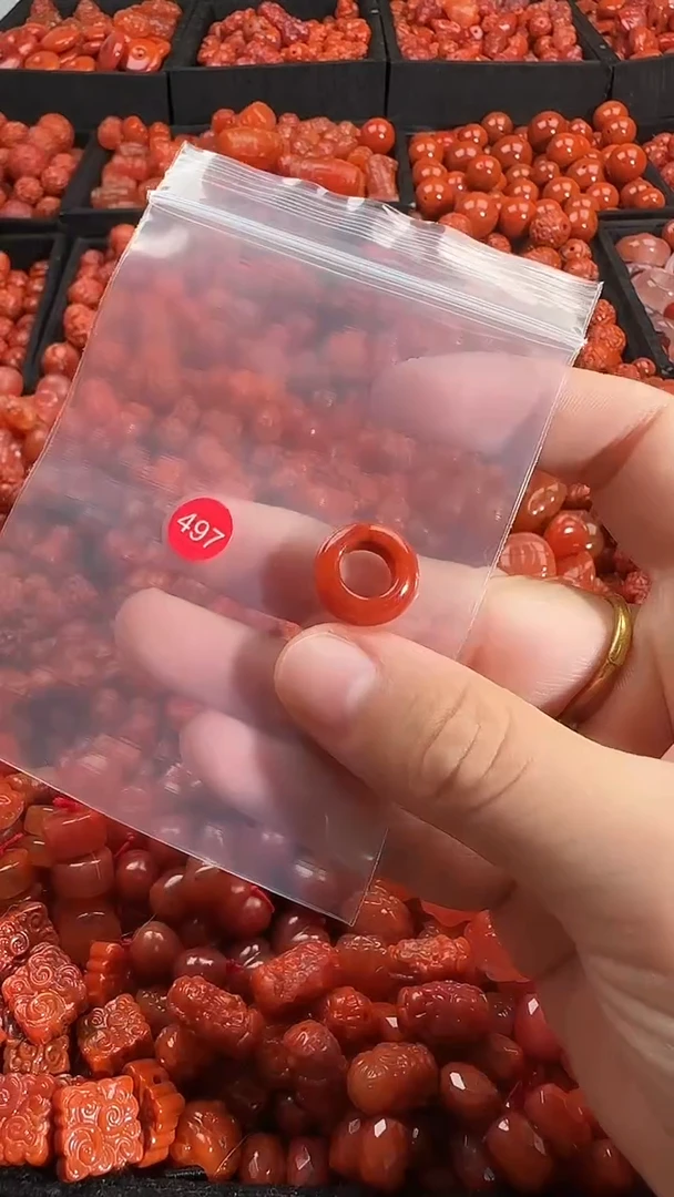 颈饰未镶嵌南红玛瑙1