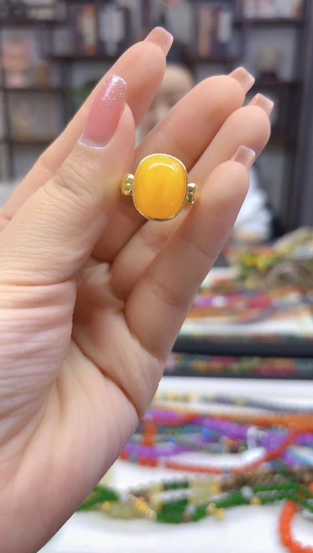 【闪购商品】蜜蜡戒指银S925镀金镶嵌J108