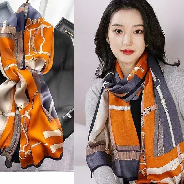 2025新款大方几何图案丝巾常规时尚穿搭春季气质洋气高级披肩两用