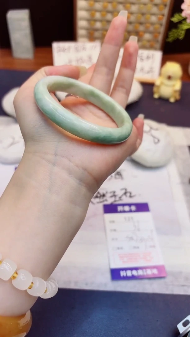 未镶嵌手镯石英质玉121-翠玉-圈口58