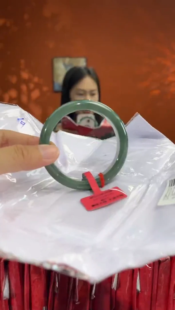 未镶嵌手镯翡翠2