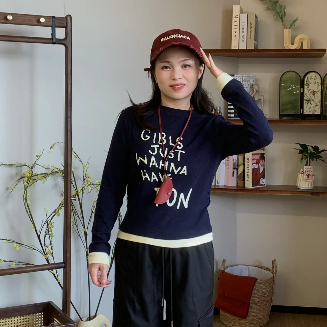 小个子圆圆HP2511字母印花假两件圆领短款长袖T恤秋冬百搭上衣女