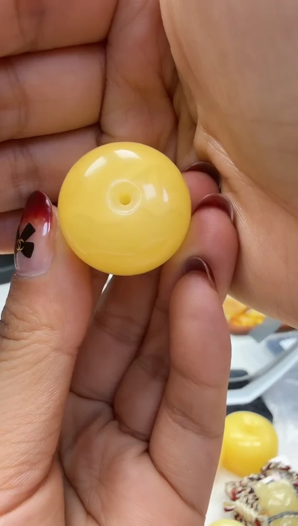 裸石琥珀未镶嵌如图