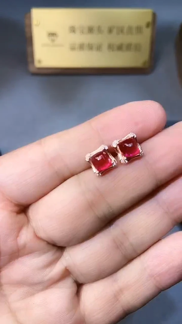 【闪购商品】红宝石耳饰银S925镶嵌354