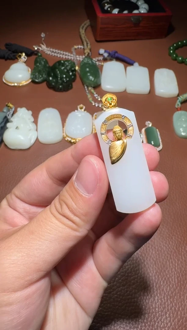 未镶嵌和田玉挂件K**文和田玉