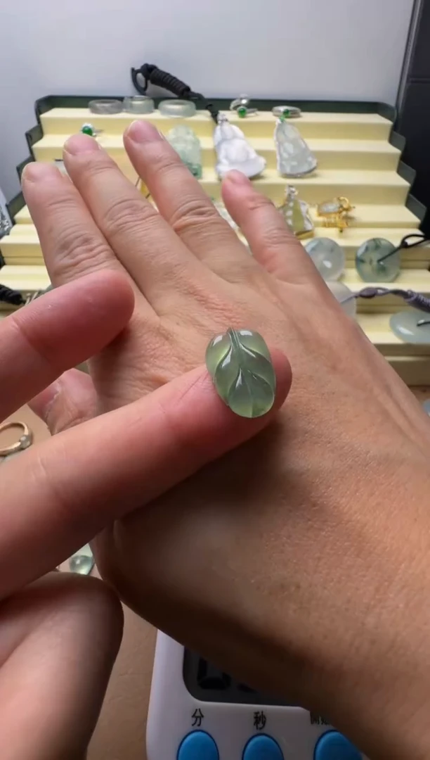 【闪购商品】定制翡翠18K金镶嵌叶子