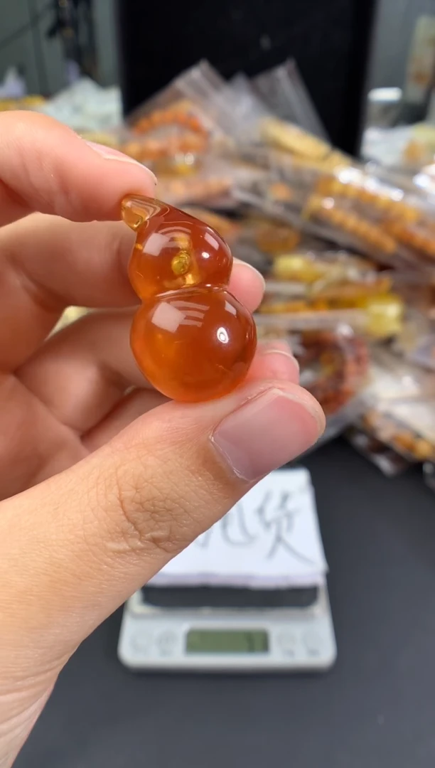 蜜蜡未镶嵌珠宝奇石1