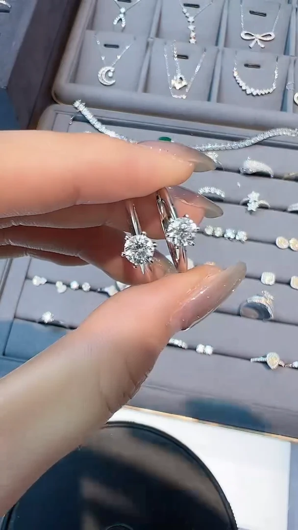 【闪购商品】钻石戒指/指环18K金镶嵌多样性发一