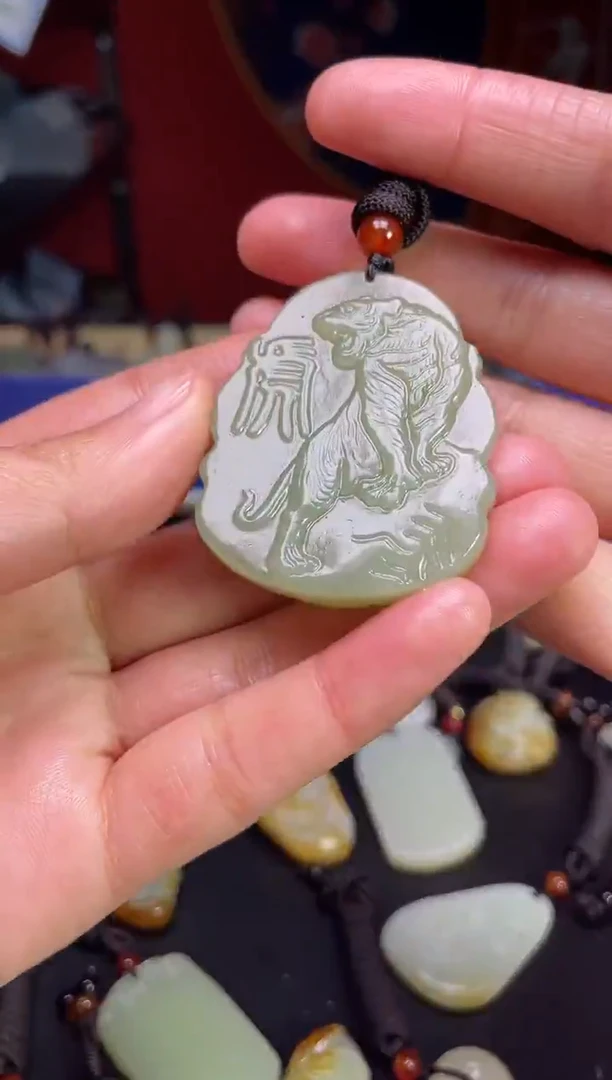 颈饰未镶嵌和田玉3