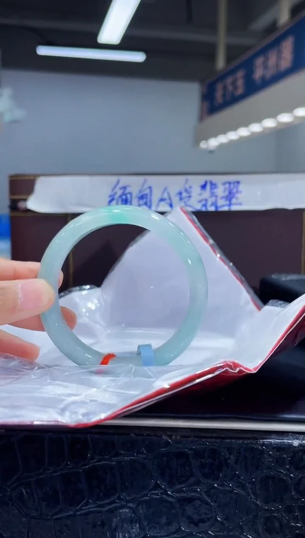 未镶嵌手镯翡翠12