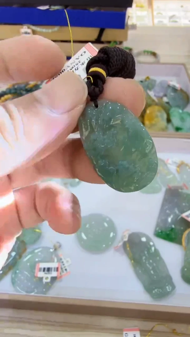 翡翠未镶嵌吊坠(不含链)15