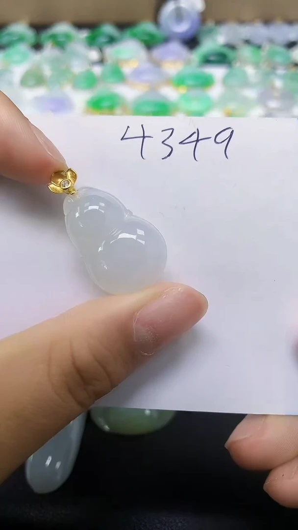 翡翠未镶嵌颈饰 天然缅甸翡翠A货