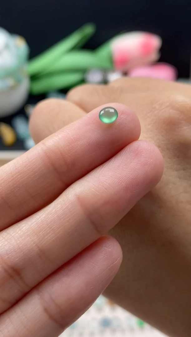 【闪购商品】翡翠颈饰未镶嵌翡翠冰绿蛋面