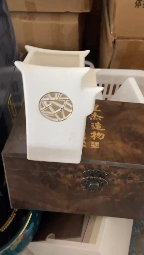 无运费险有瑕疵的摄影的产品有使用过的痕迹有点脏介意勿拍