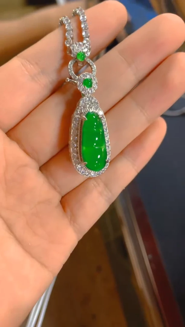 翡翠未镶嵌吊坠(赠链)0867960239多样性发一