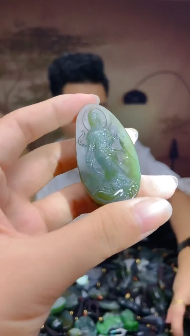 颈饰未镶嵌和田玉1