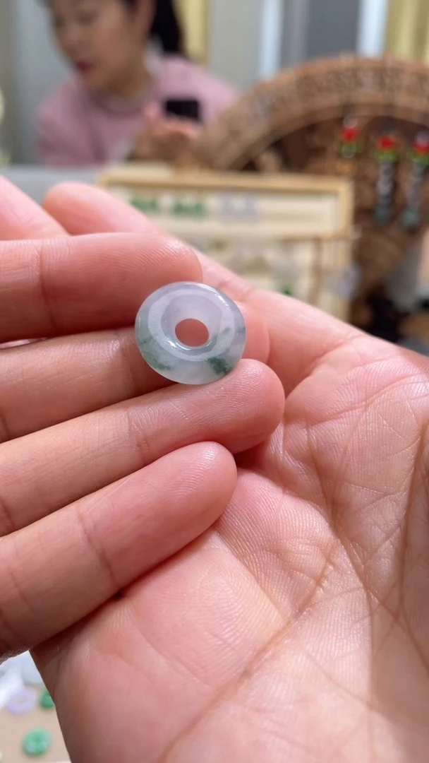 【闪购商品】翡翠颈饰未镶嵌甜甜圈