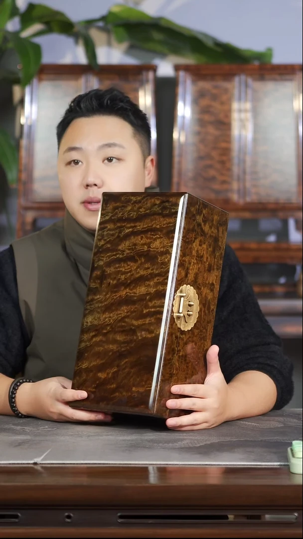 金丝楠798号全满龙胆纹大漆款一木一器首饰盒