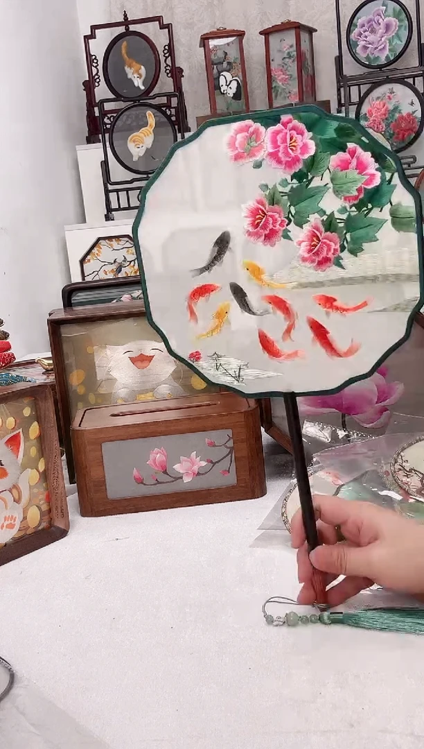 扇子苏绣作品手工团扇