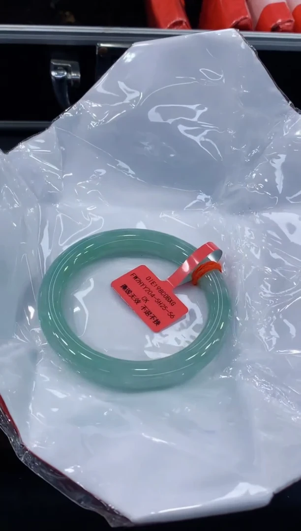 未镶嵌手镯翡翠翡翠手镯