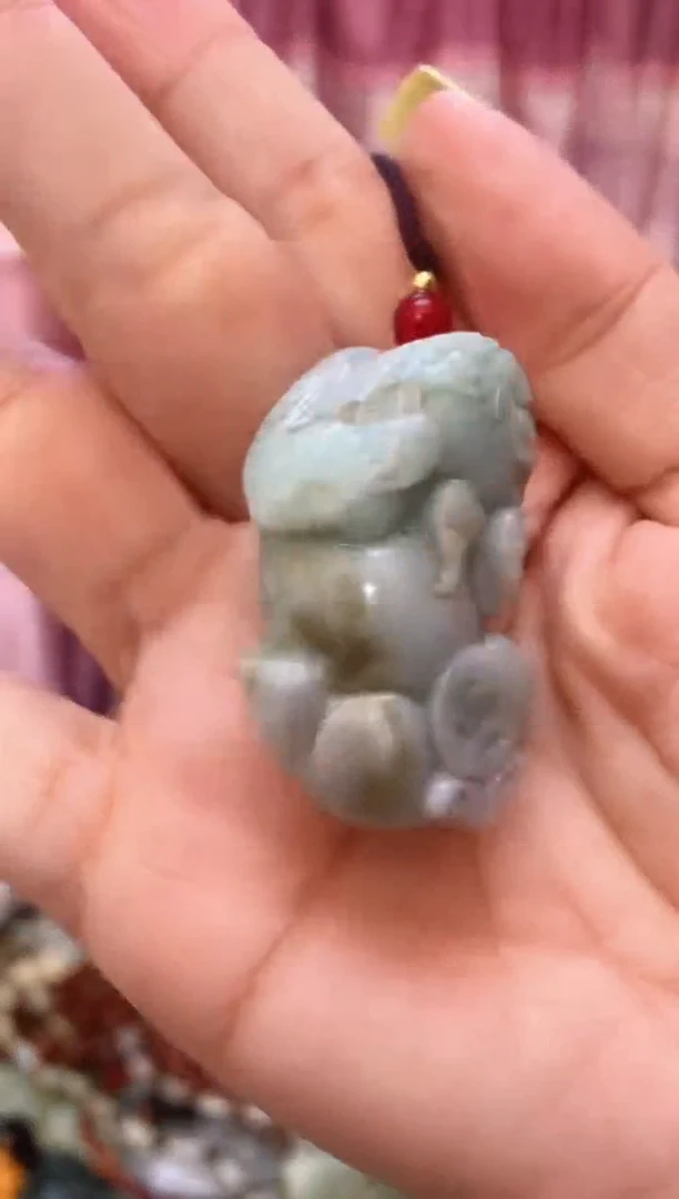 未镶嵌岫玉吊坠