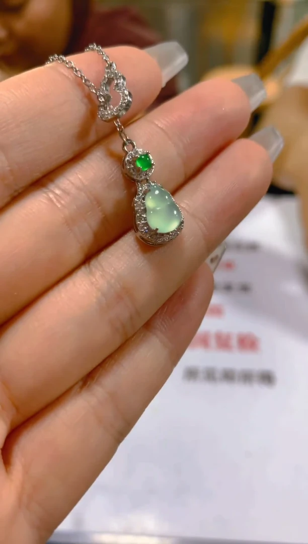 吊坠(赠链)未镶嵌翡翠多样性发一