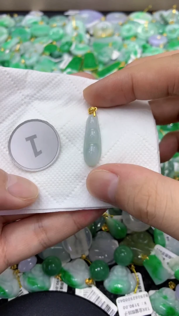 颈饰未镶嵌翡翠天然缅甸翡翠A货
