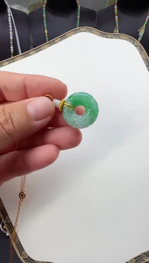 【闪购商品】翡翠颈饰未镶嵌拍照
