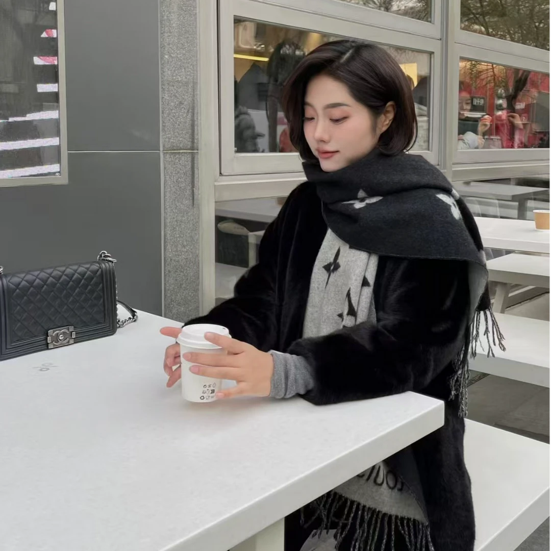 秋冬爆款围巾长款保暖百搭经典网红高奢羊绒围巾披肩