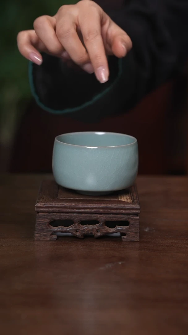 【闪购商品】清凉寺原产地仿古釉手工汝瓷握足杯