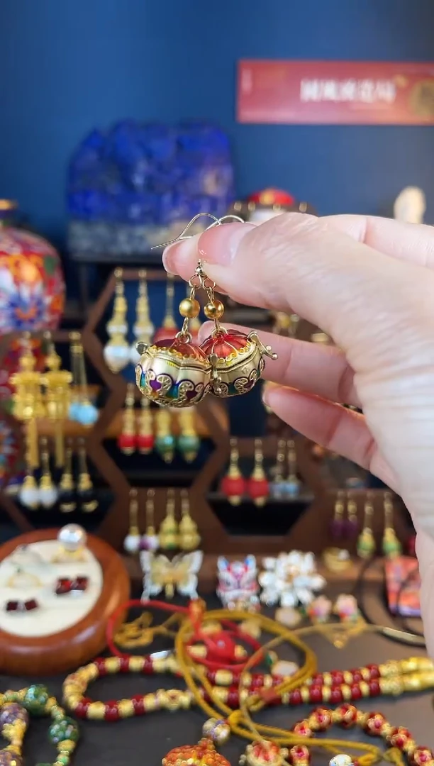 【闪购商品】柿柿如意珐琅耳钩