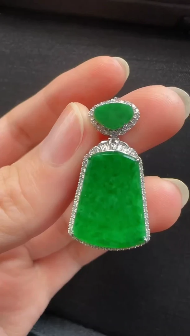 翡翠18K金镶嵌颈饰457无事牌一个