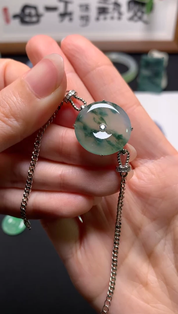 颈饰银S925镶嵌翡翠是***姐 0282805792 镶嵌费