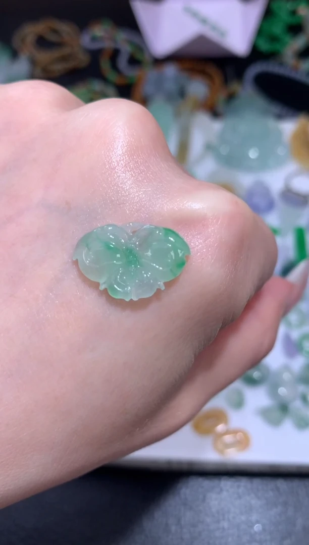 未镶嵌定制翡翠蝴蝶