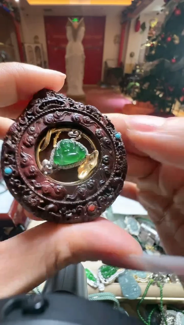 【闪购商品】翡翠吊坠(不含链)未镶嵌翡翠