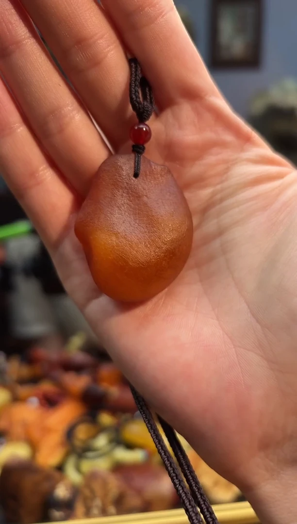 琥珀颈饰未镶嵌吊坠