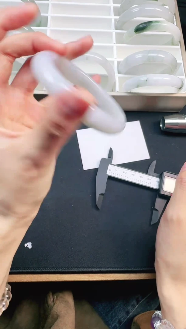 未镶嵌手镯石英质玉2-58