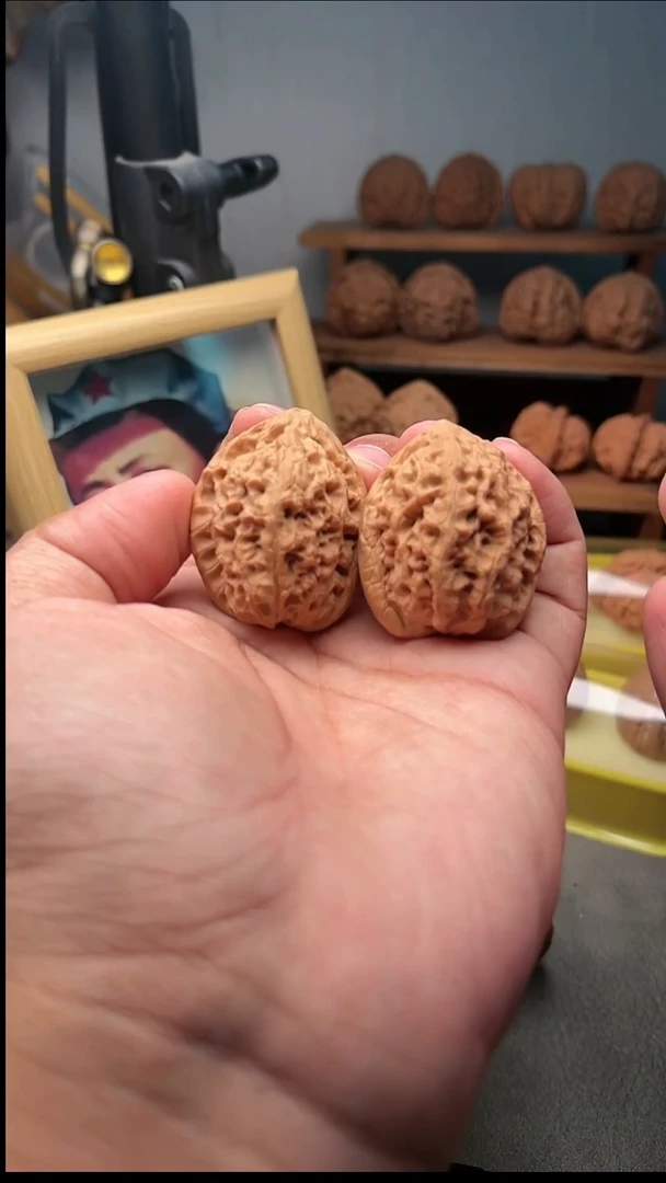 吊坠文玩核桃野生大肚子鸡心37