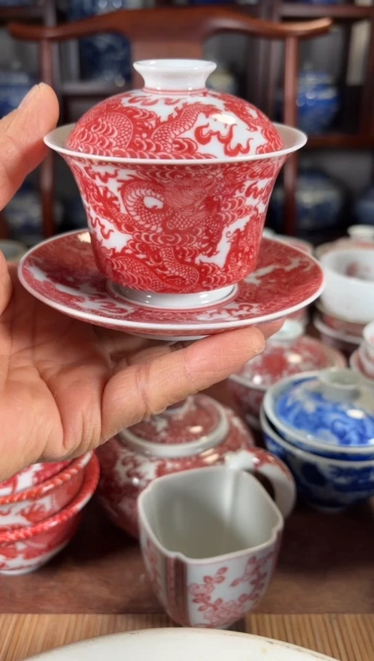 柴窑釉里红三才十八龙盖碗