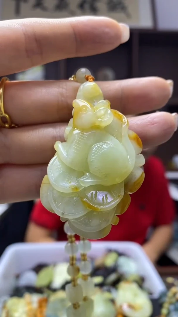 未镶嵌岫玉挂件