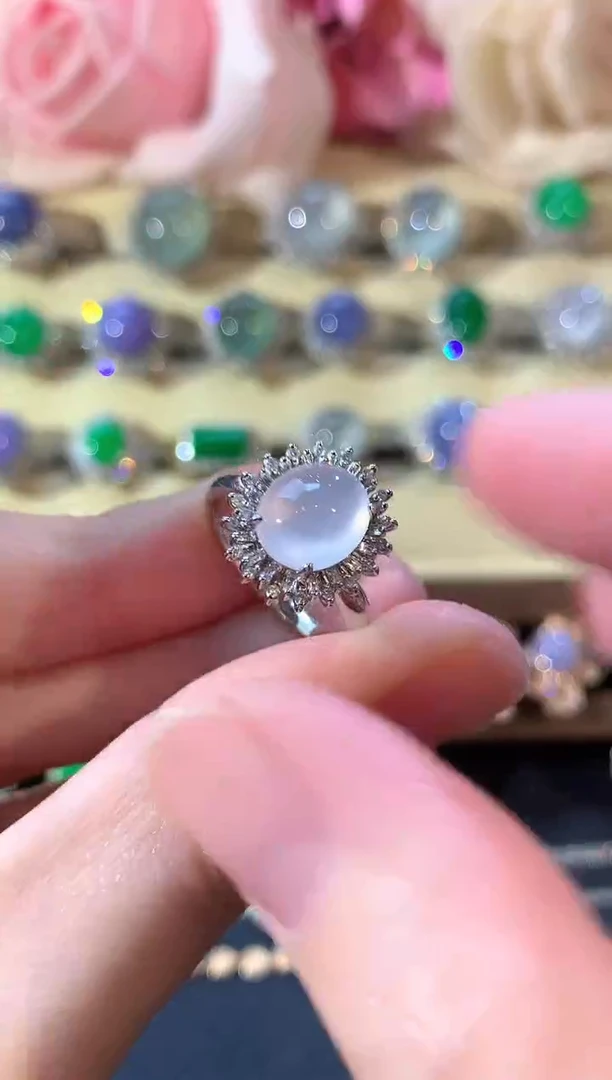 18K金镶嵌戒指翡翠冬日珠宝Q53